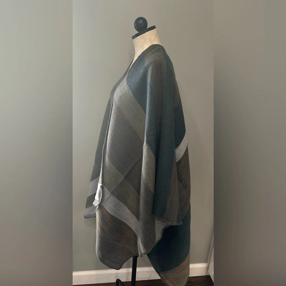 Open Wrap/Shawl Color Block Gray One Size